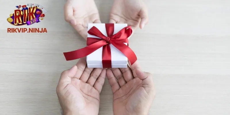 Tặng Tiền Thưởng Mỗi Ngày Cho Hội Viên Tại Nhà Cái Rikvip 5 Rikvip cam kết tặng tiền thưởng mỗi ngày cho hội viên